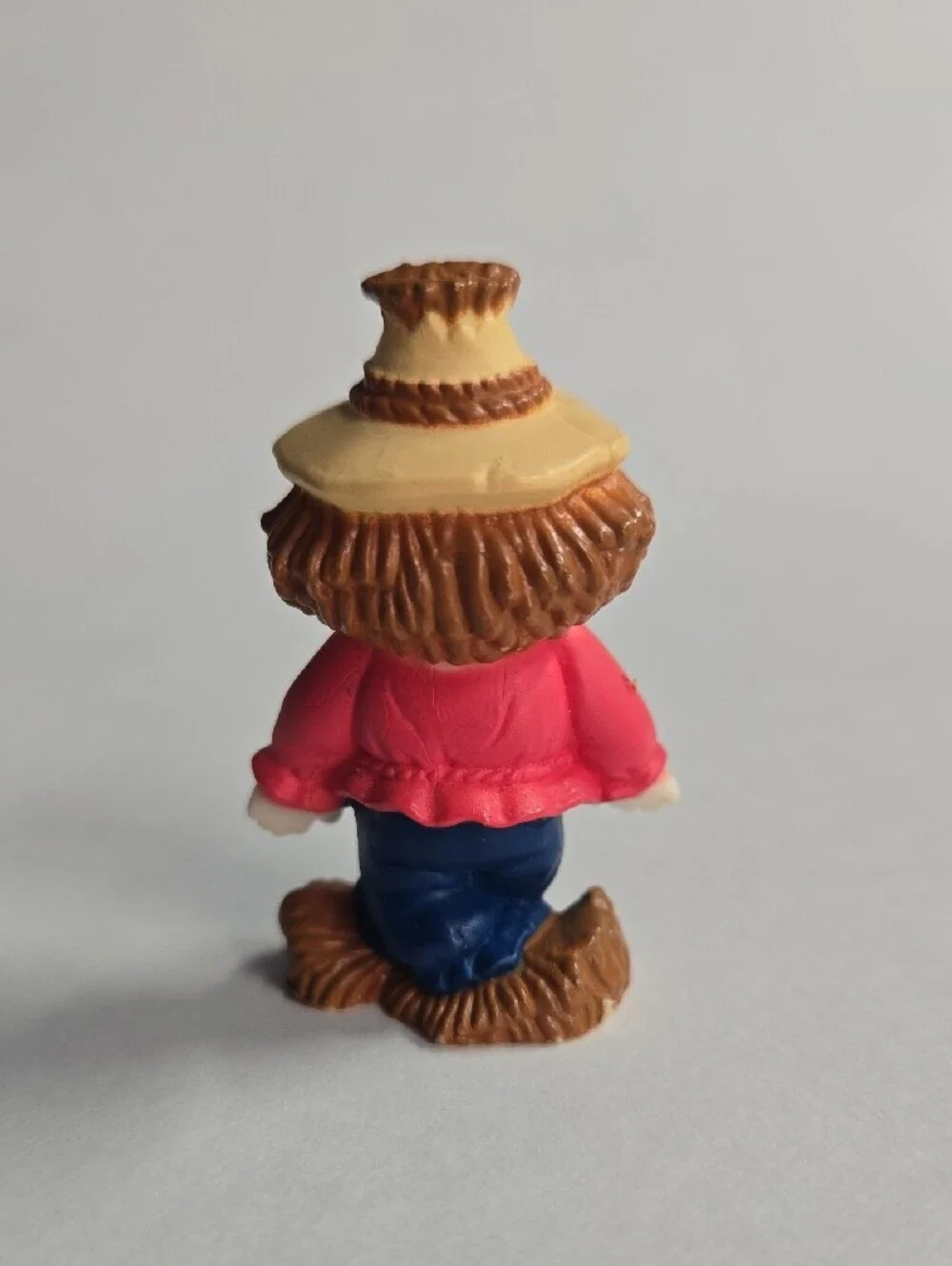 Vntg Russ Berrie & Co Inc. Red/Blue Scarecrow Figurine EUC 1.75